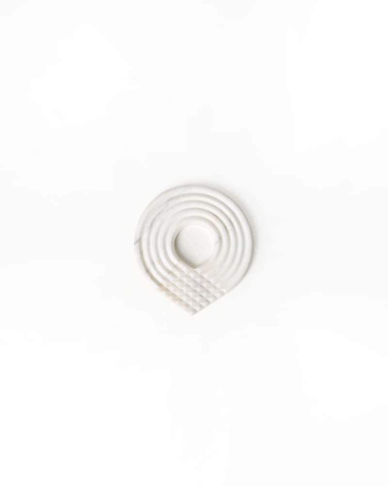 Aura Trivet White