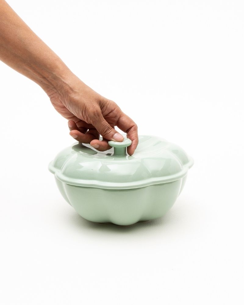Margaret Serving bowl with lid Tea Green