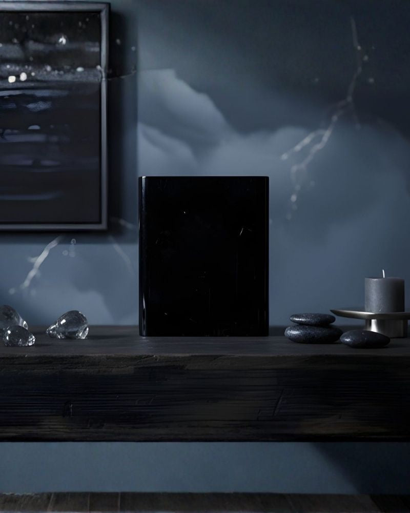 108 Noctis Claude Vase