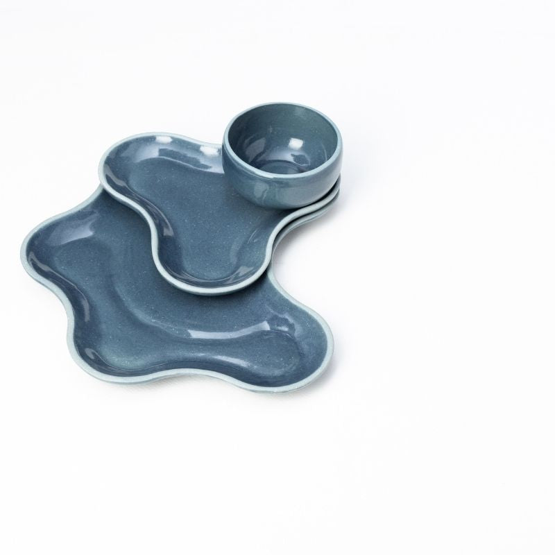 Pivot dinner set in midnight blue