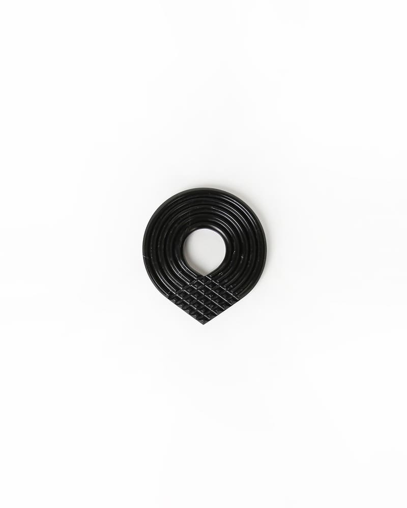 Aura Trivet  Black