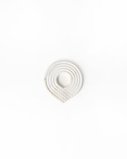 Aura Trivet White