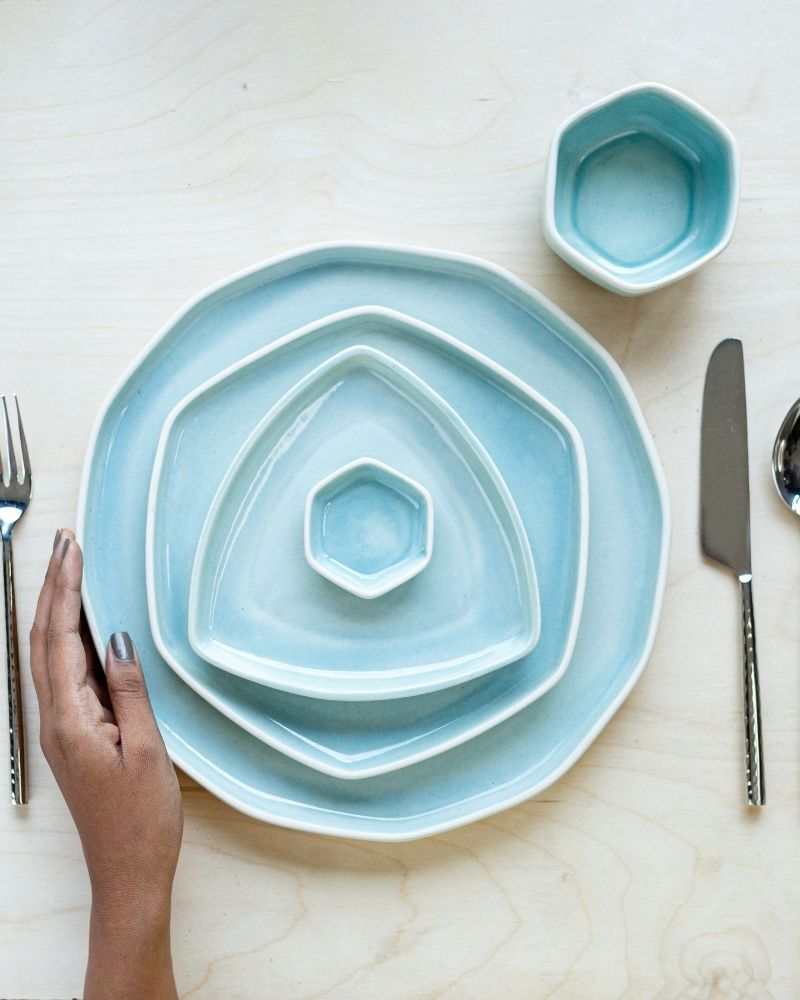 Aqua Forma Dinner Spread (31 pieces)
