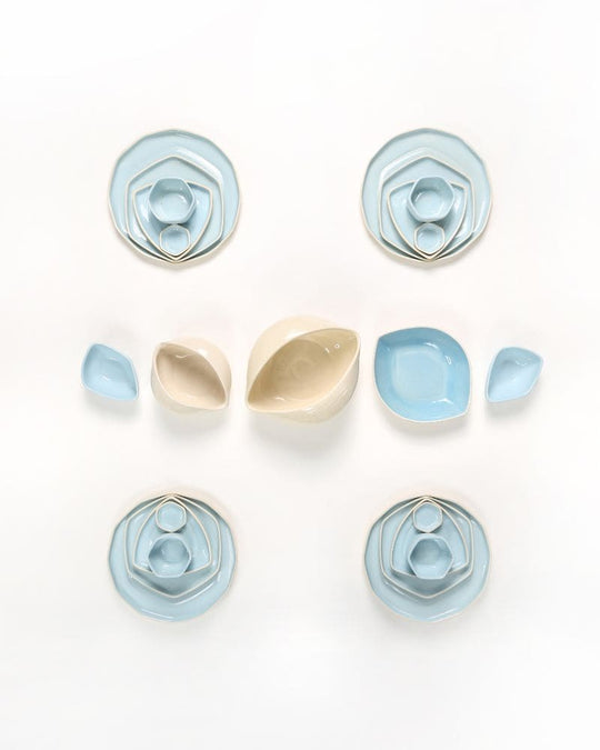 Aqua Forma Dinner Spread without Accessories (25 pieces)