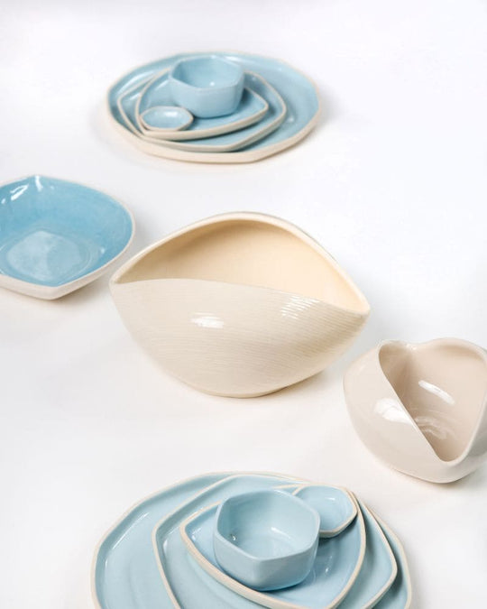 Aqua Forma Dinner Spread without Accessories (25 pieces)
