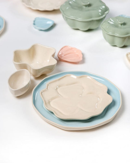 Countryside Flora Dinner Spread without Accessories (28 pieces)