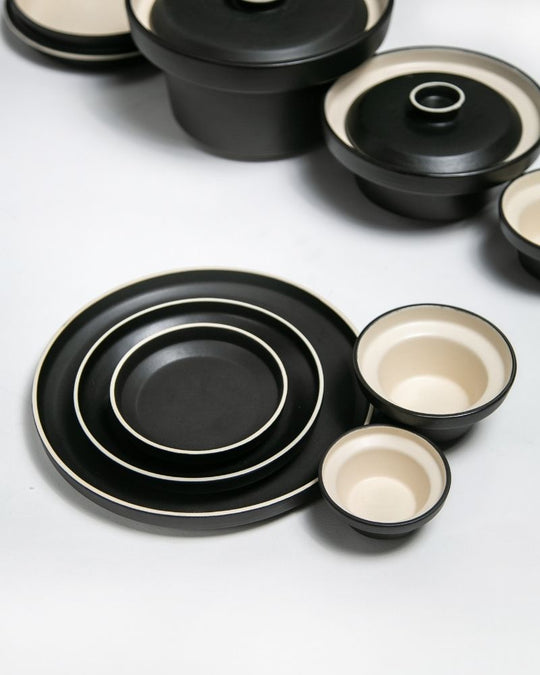Lunar Dinner Spread Matt Black (26 Pieces)